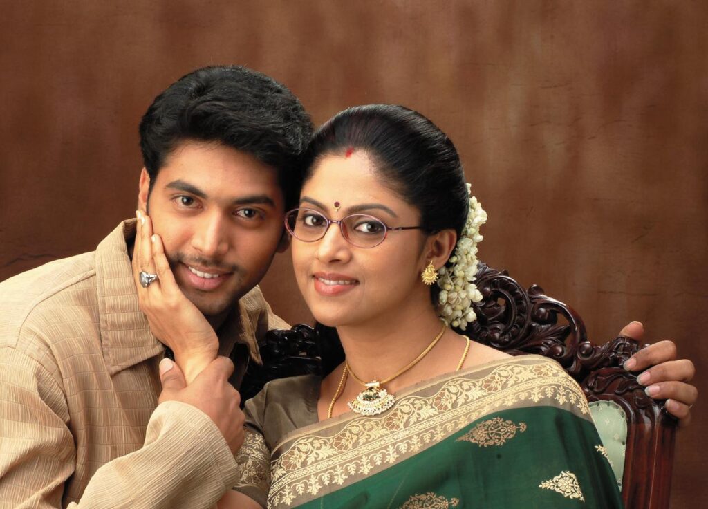 ரீ-ரிலீஸ் செய்யப்படும் “M.Kumaran S/O Mahalakshmi” திரைப்படத்தின் புகைப்படங்கள்!